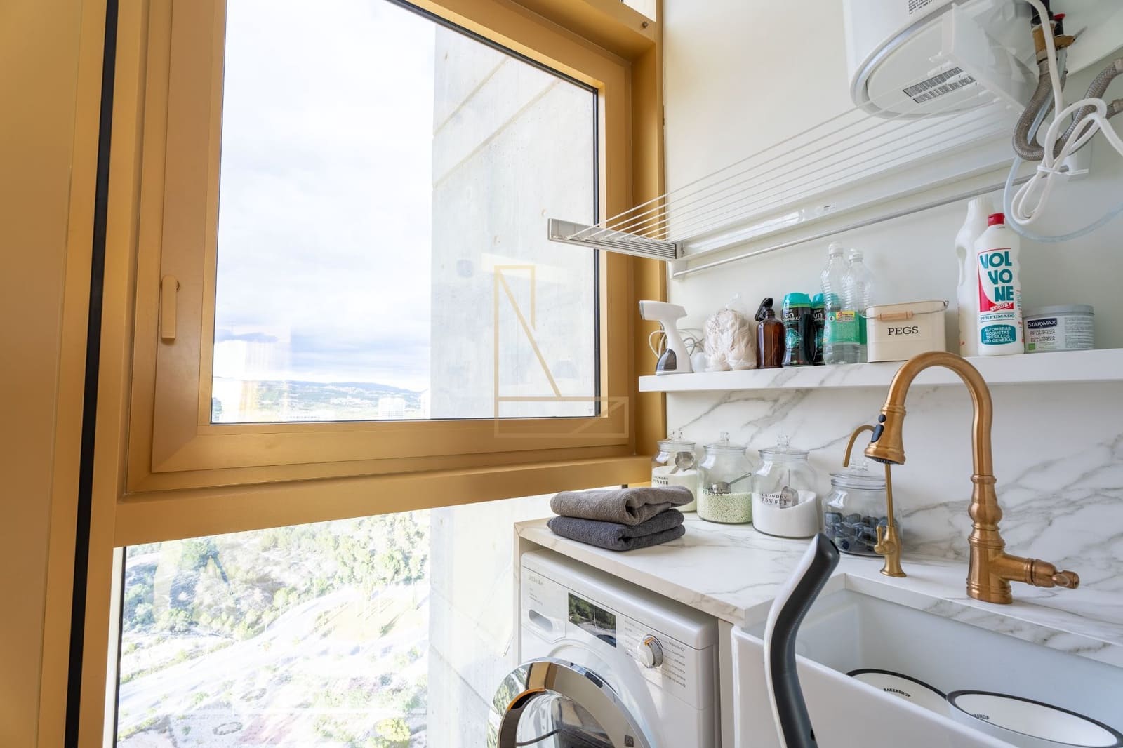 2 soverom Leilighet til salgs i Benidorm med svømmebasseng garasje - € 790 000 (Ref: 8687356)