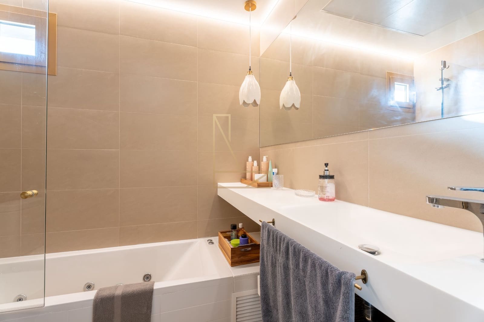 2 soverom Leilighet til salgs i Benidorm med svømmebasseng garasje - € 790 000 (Ref: 8687356)