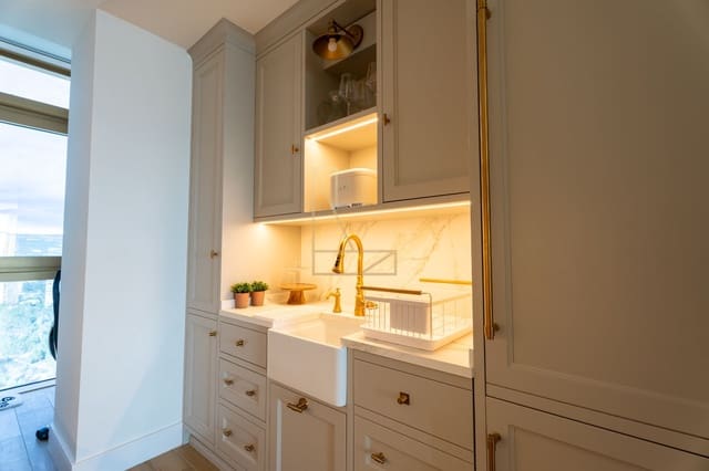 2 soverom Leilighet til salgs i Benidorm med svømmebasseng garasje - € 790 000 (Ref: 8687356)