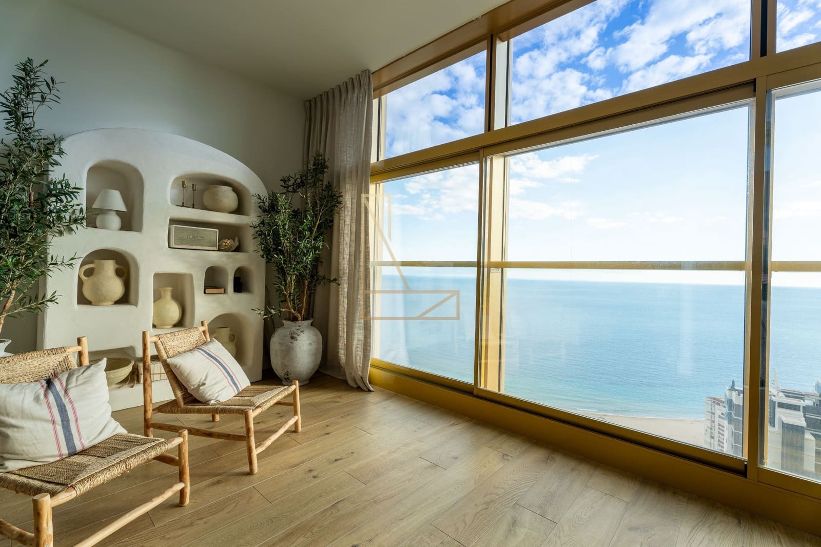 2 soverom Leilighet til salgs i Benidorm med svømmebasseng garasje - € 790 000 (Ref: 8687356)