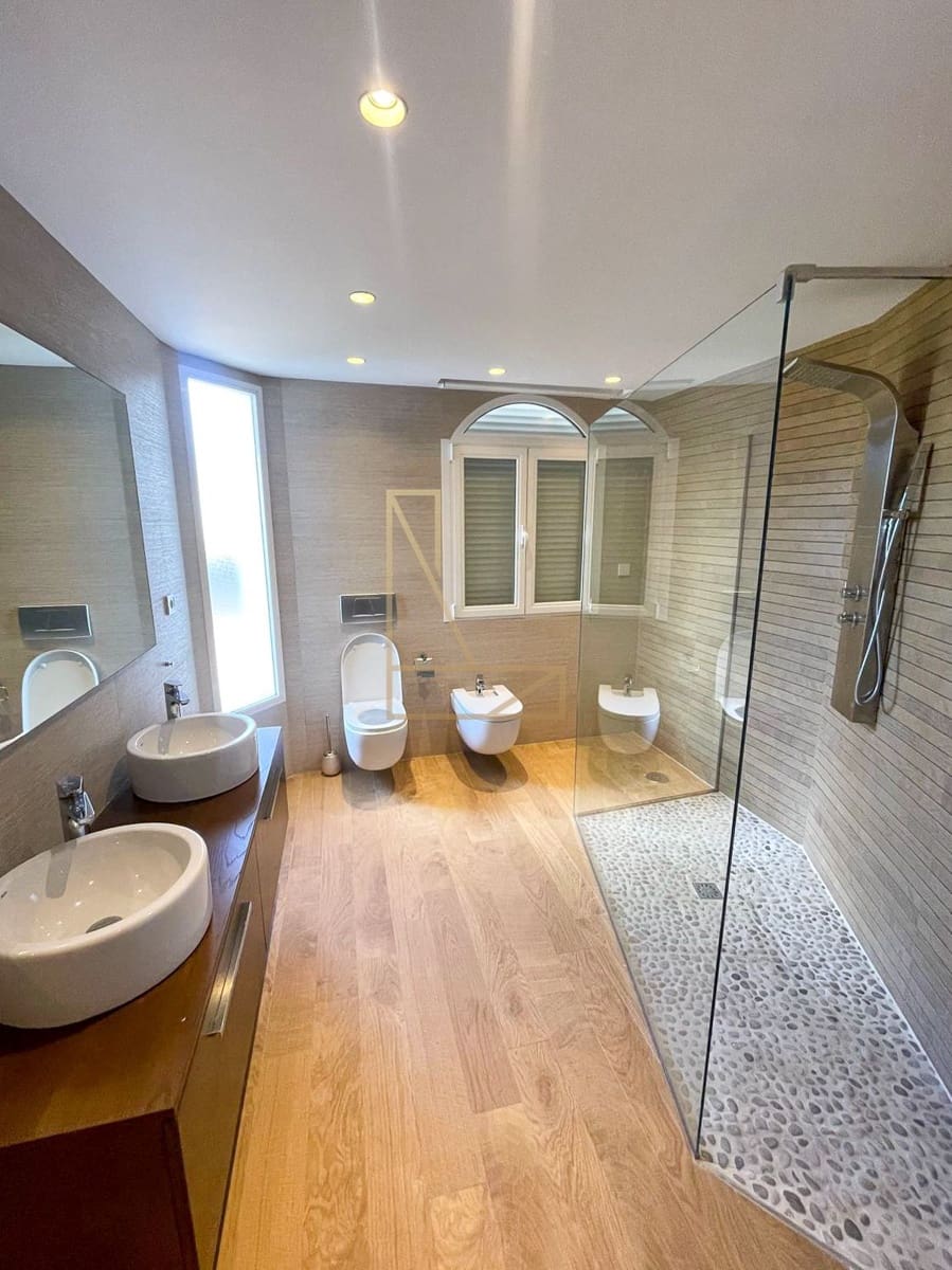 5 slaapkamer Villa te koop in Alfaz del Pi / L'Alfas del Pi met zwembad garage - € 1.600.000 (Ref: 8687358)