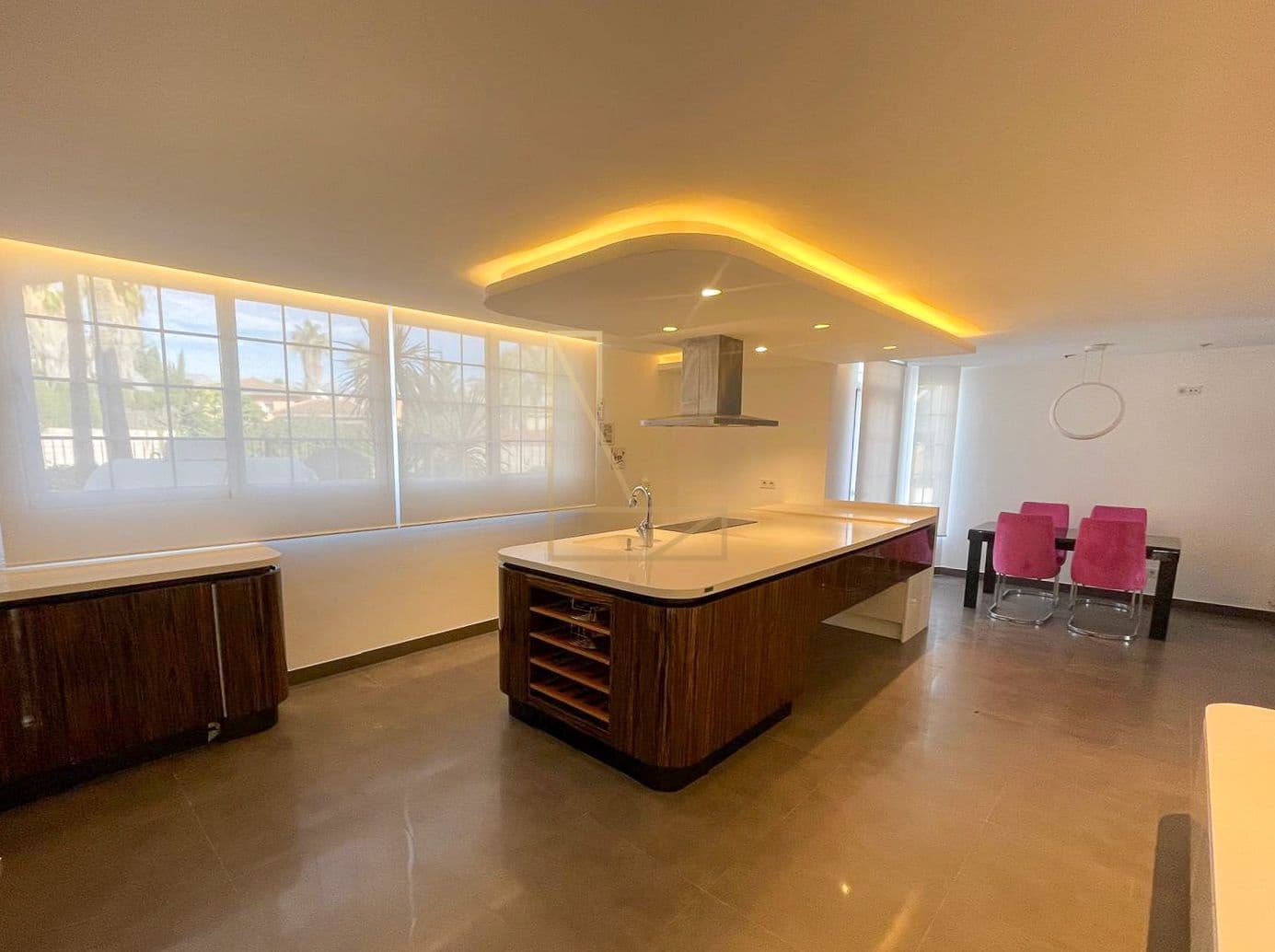 5 slaapkamer Villa te koop in Alfaz del Pi / L'Alfas del Pi met zwembad garage - € 1.600.000 (Ref: 8687358)