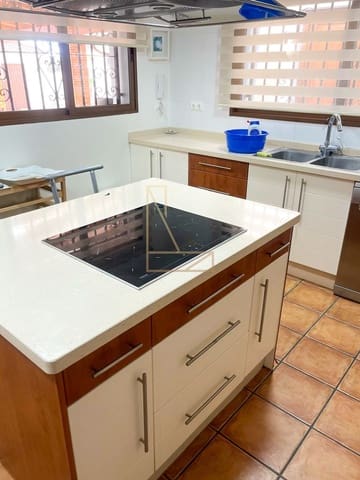 4 sovrum Villa till salu i Alfaz del Pi / L'Alfàs del Pi med pool garage - 796 000 € (Ref: 8687359)