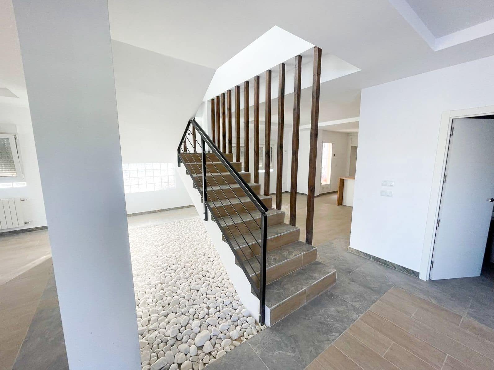 4 makuuhuone Huvila myytävänä paikassa La Nucia mukana uima-altaan 
autotalli - 750 000 € (Ref: 8689261)