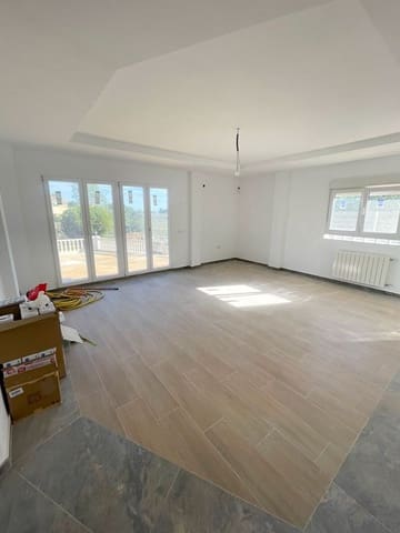 4 makuuhuone Huvila myytävänä paikassa La Nucia mukana uima-altaan 
autotalli - 750 000 € (Ref: 8689261)