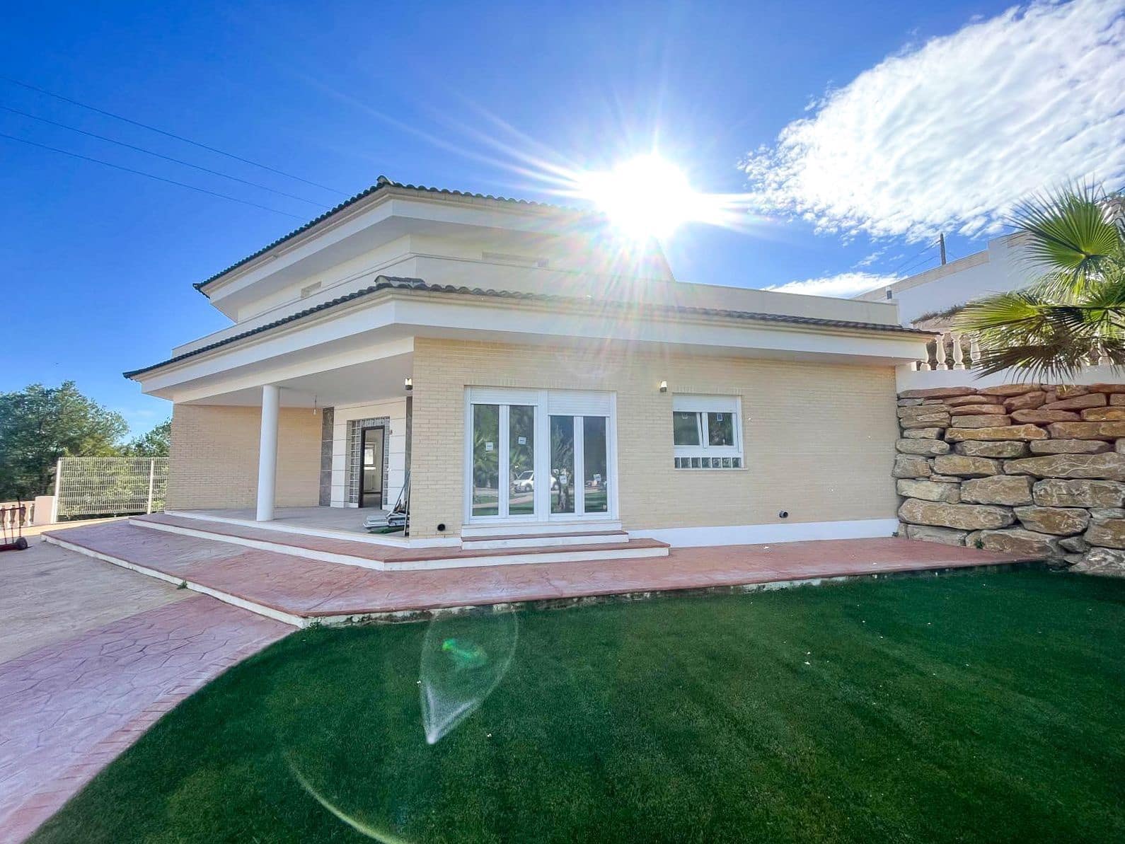 4 makuuhuone Huvila myytävänä paikassa La Nucia mukana uima-altaan 
autotalli - 750 000 € (Ref: 8689261)