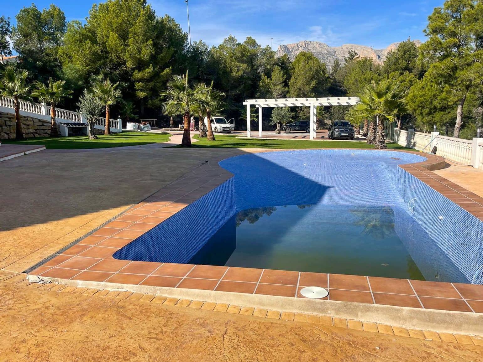 4 makuuhuone Huvila myytävänä paikassa La Nucia mukana uima-altaan 
autotalli - 750 000 € (Ref: 8689261)