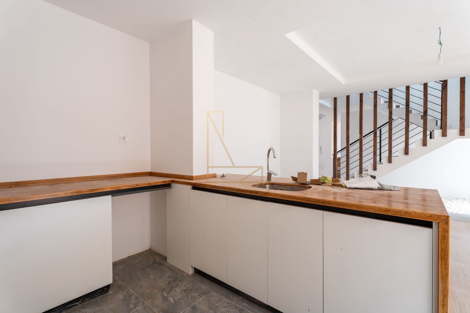 4 makuuhuone Huvila myytävänä paikassa La Nucia mukana uima-altaan 
autotalli - 750 000 € (Ref: 8689261)