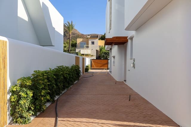 4 chambre Villa/Maison à vendre à Albir, Alfaz del Pi / L'Alfàs del Pi avec piscine garage - 875 000 € (Ref: 8696139)