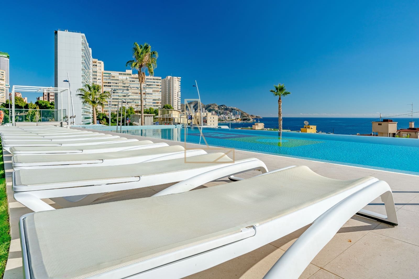 2 slaapkamer Appartement te koop in Benidorm met zwembad garage - € 1.550.000 (Ref: 8747252)