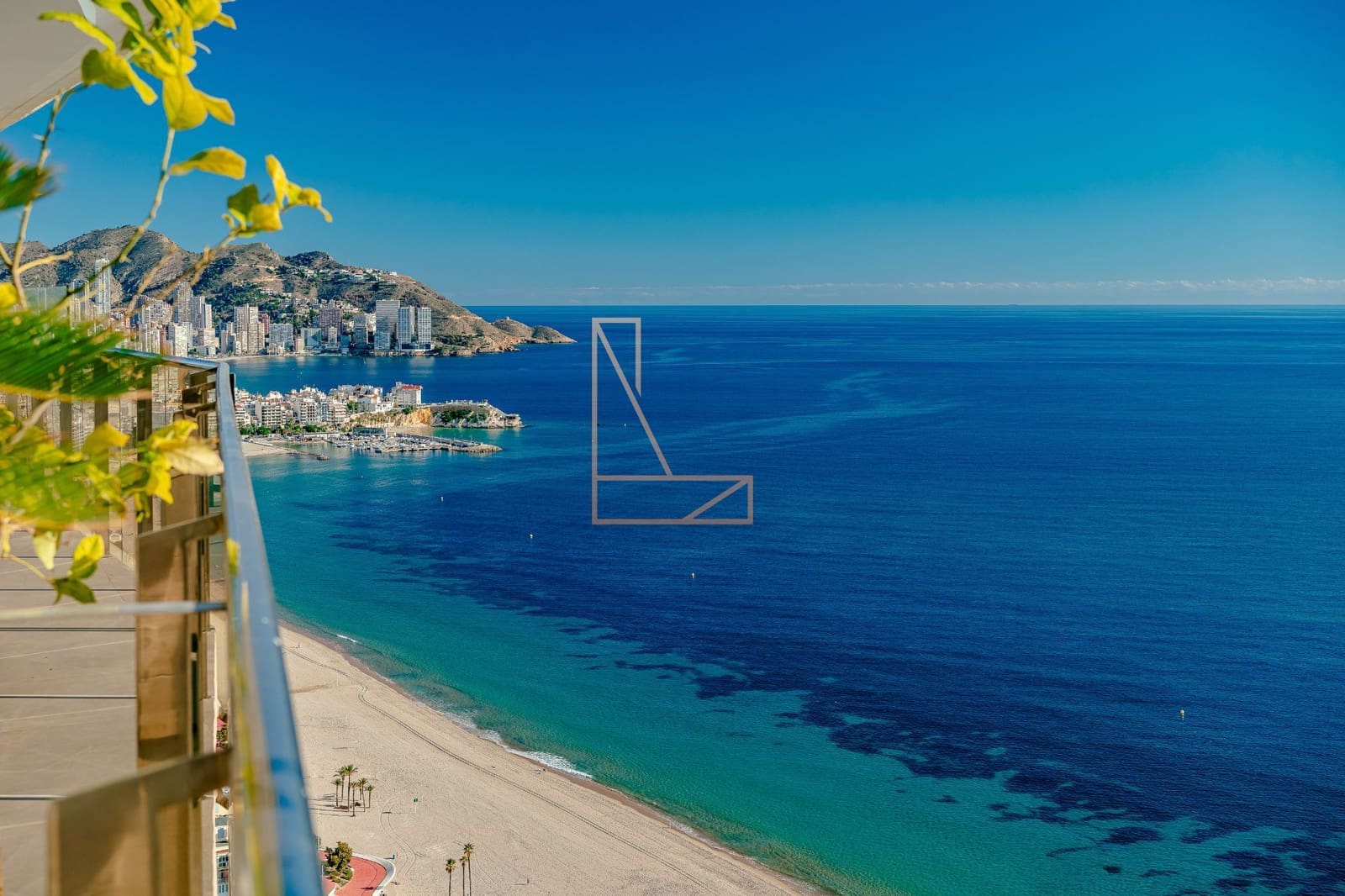 2 slaapkamer Appartement te koop in Benidorm met zwembad garage - € 1.550.000 (Ref: 8747252)