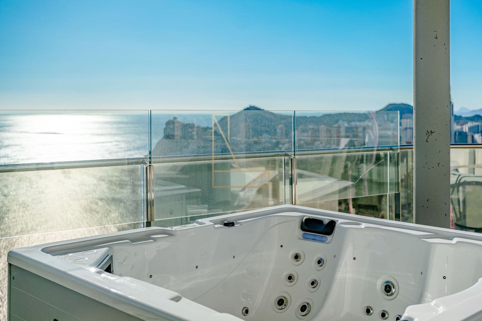 2 slaapkamer Appartement te koop in Benidorm met zwembad garage - € 1.550.000 (Ref: 8747252)