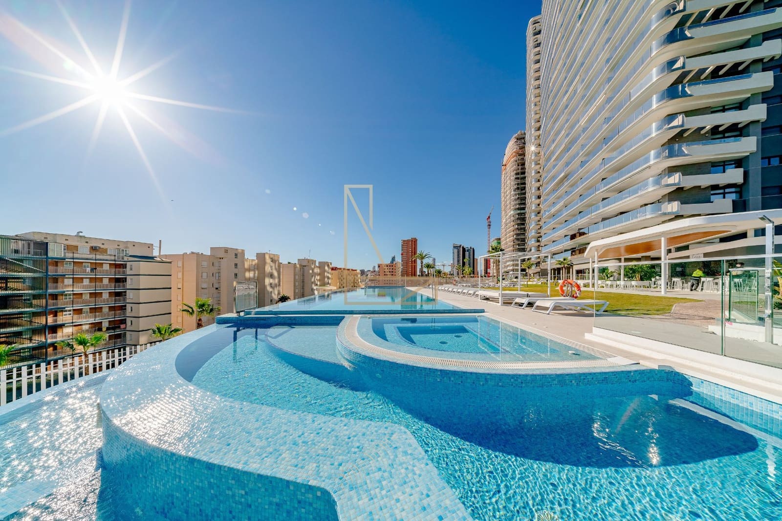 2 slaapkamer Appartement te koop in Benidorm met zwembad garage - € 1.550.000 (Ref: 8747252)