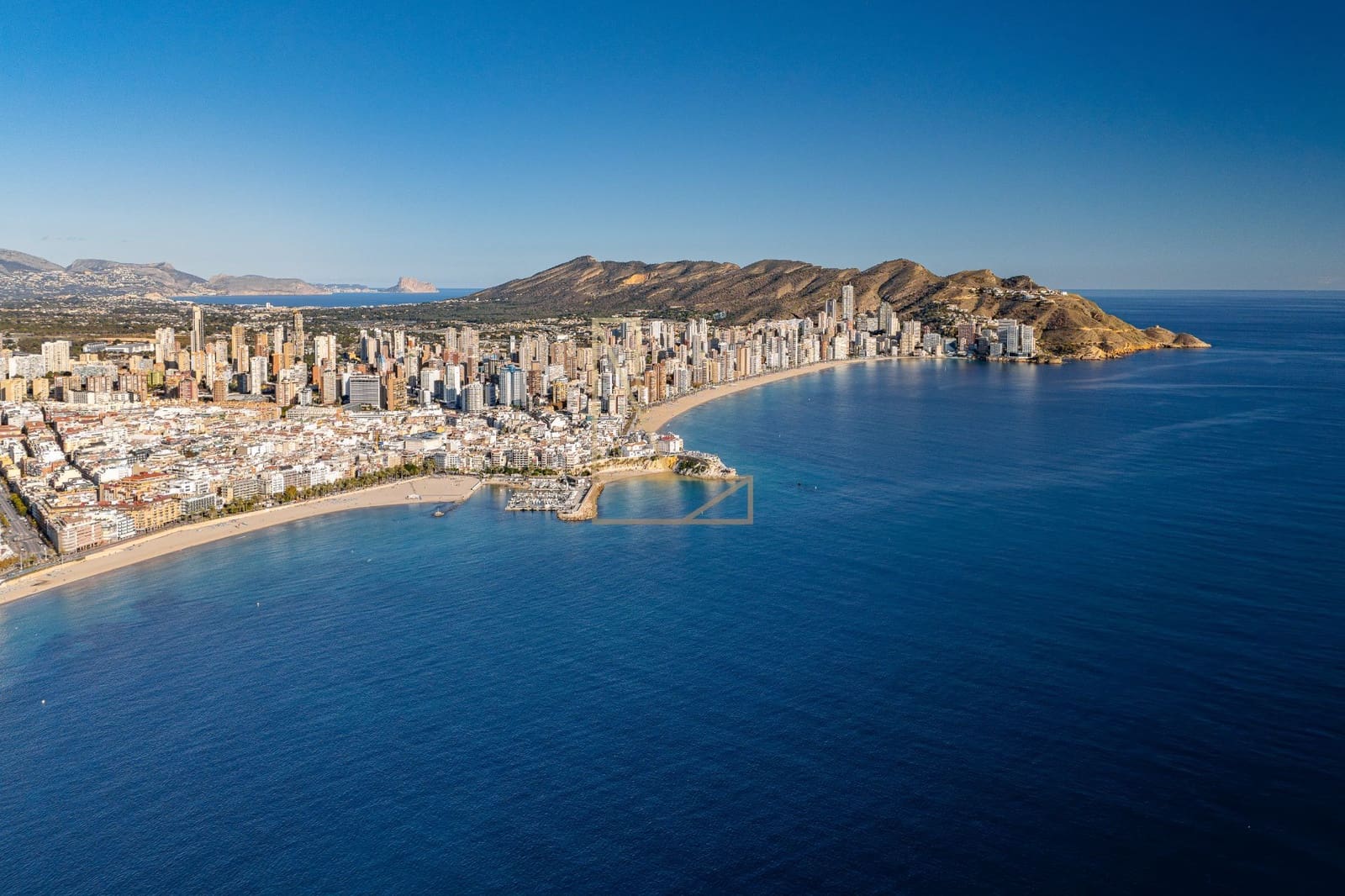 2 slaapkamer Appartement te koop in Benidorm met zwembad garage - € 1.550.000 (Ref: 8747252)