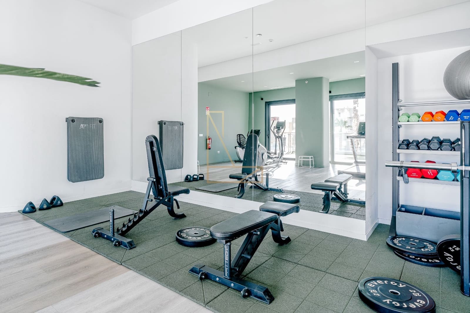 2 slaapkamer Appartement te koop in Benidorm met zwembad garage - € 1.550.000 (Ref: 8747252)