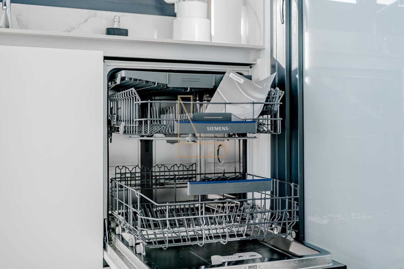 2 slaapkamer Appartement te koop in Benidorm met zwembad garage - € 1.550.000 (Ref: 8747252)