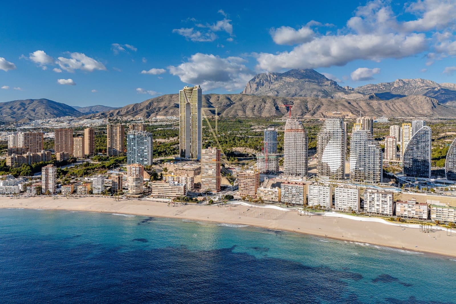 2 slaapkamer Appartement te koop in Benidorm met zwembad garage - € 1.550.000 (Ref: 8747252)