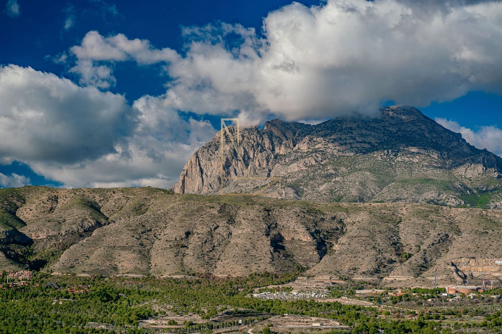 2 slaapkamer Appartement te koop in Benidorm met zwembad garage - € 1.550.000 (Ref: 8747252)