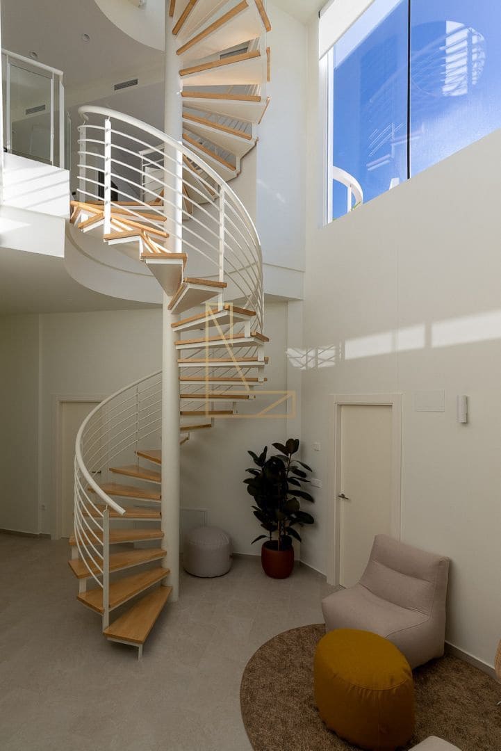 4 bedroom Villa for sale in Altea with pool garage - € 1,095,000 (Ref: 8801397)