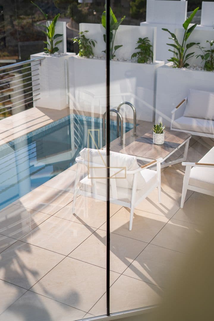 4 bedroom Villa for sale in Altea with pool garage - € 1,095,000 (Ref: 8801397)