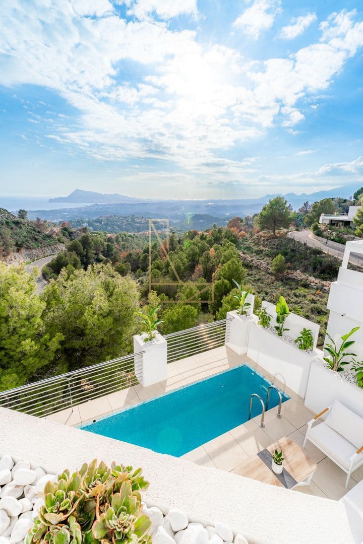 4 bedroom Villa for sale in Altea with pool garage - € 1,095,000 (Ref: 8801397)