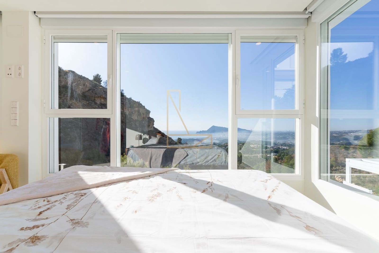 4 bedroom Villa for sale in Altea with pool garage - € 1,095,000 (Ref: 8801397)