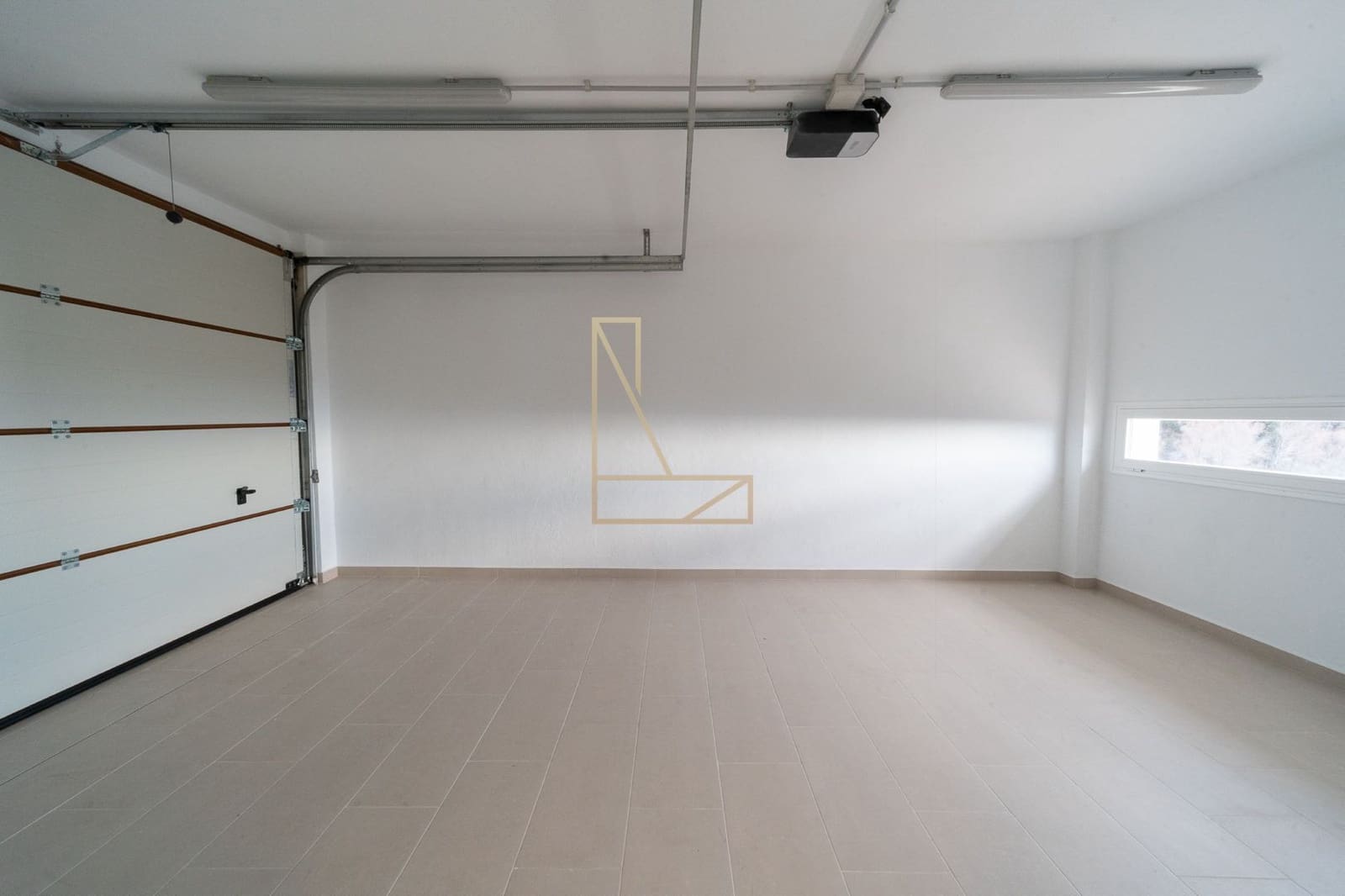 4 bedroom Villa for sale in Altea with pool garage - € 1,095,000 (Ref: 8801397)