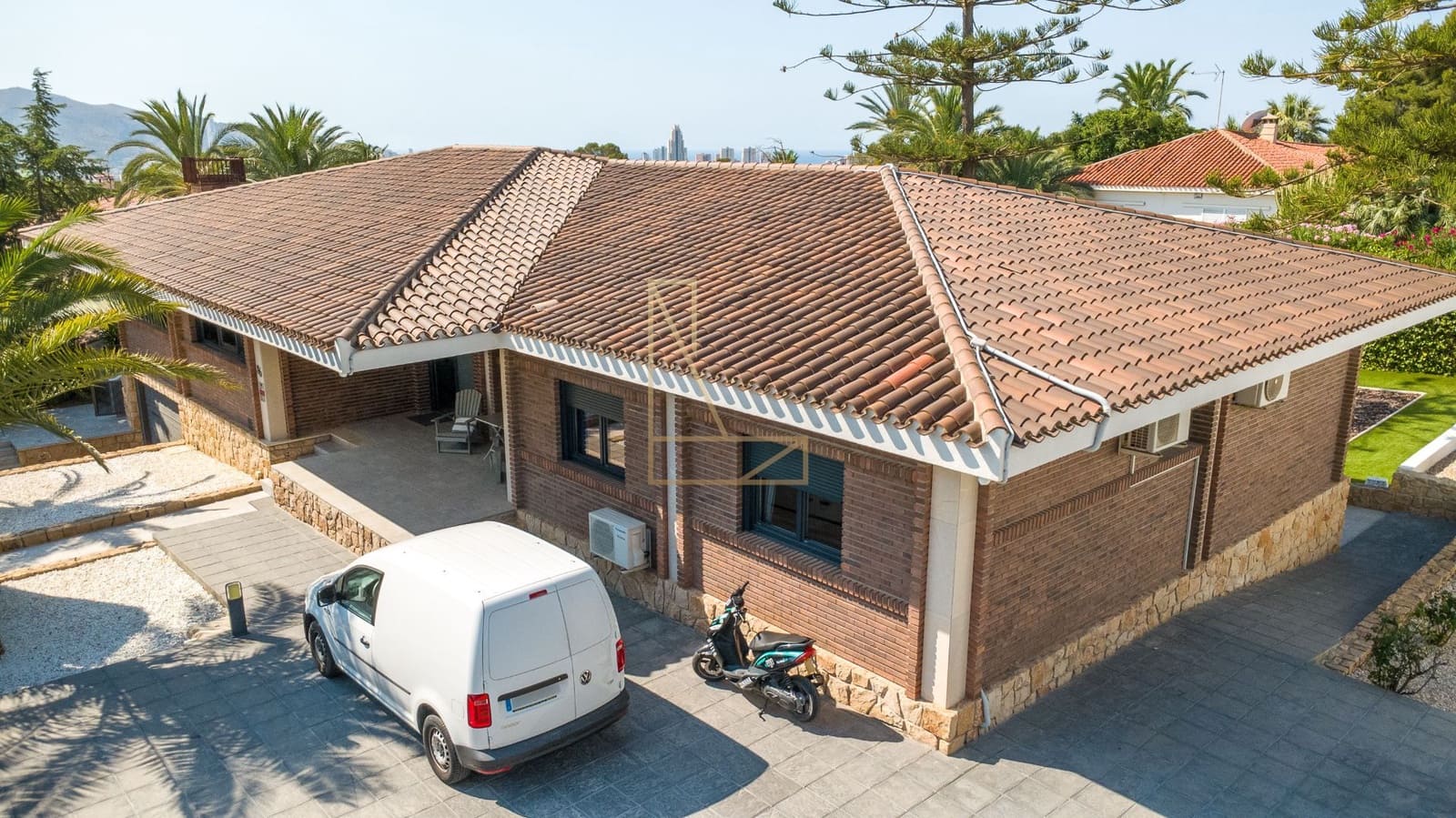 5 soveværelse Villa til salg i Benidorm med swimmingpool garage - € 950.000 (Ref: 8894499)