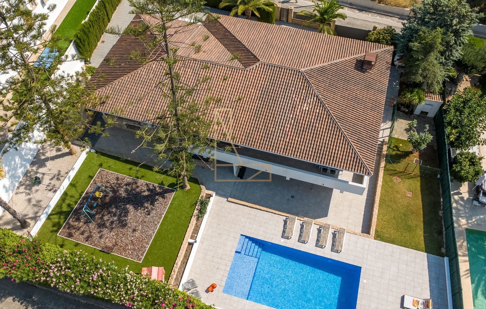 5 soveværelse Villa til salg i Benidorm med swimmingpool garage - € 950.000 (Ref: 8894499)