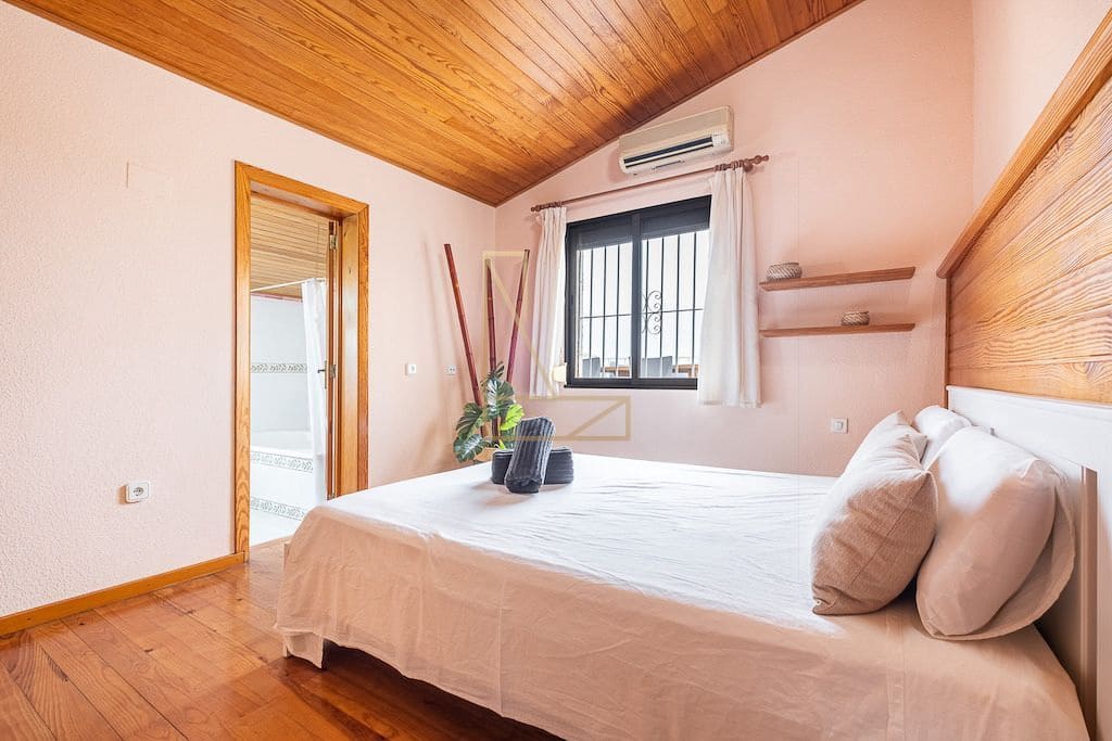 6 bedroom Villa for sale in Polop with pool garage - € 797,900 (Ref: 8896198)