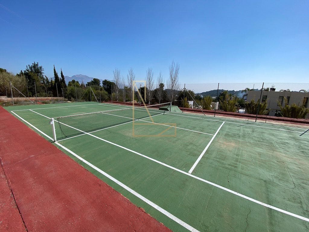 6 bedroom Villa for sale in Polop with pool garage - € 797,900 (Ref: 8896198)