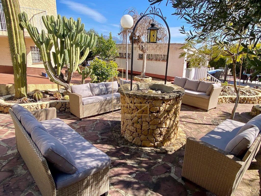 6 bedroom Villa for sale in Polop with pool garage - € 797,900 (Ref: 8896198)