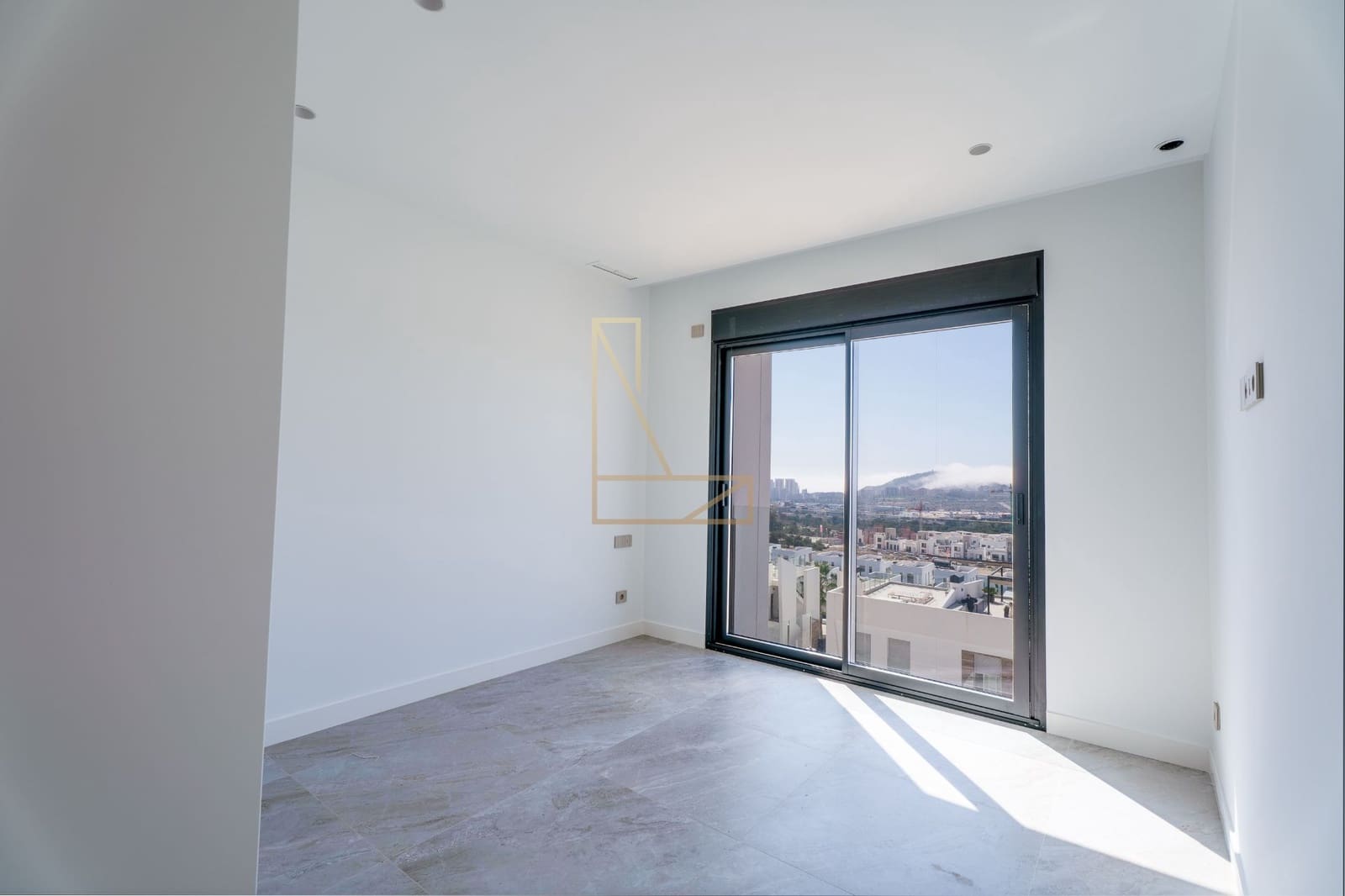 4 bedroom Villa for sale in Finestrat with garage - € 1,350,000 (Ref: 8917707)