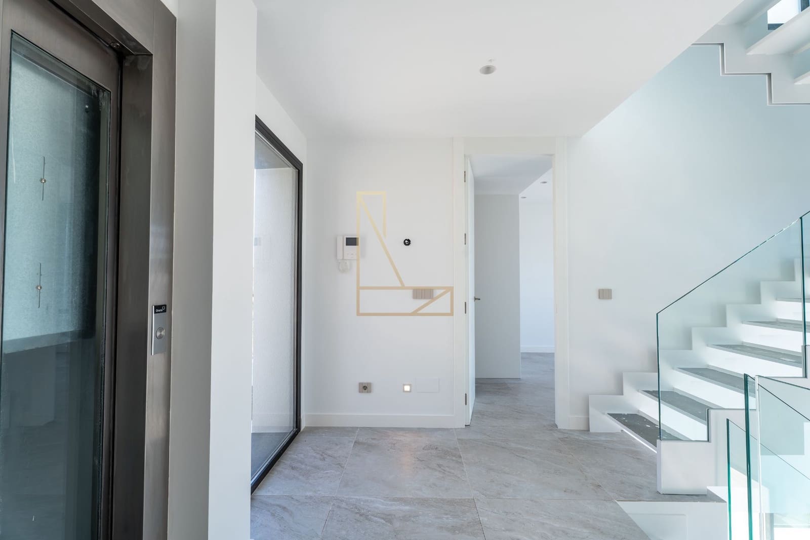 4 bedroom Villa for sale in Finestrat with garage - € 1,350,000 (Ref: 8917707)