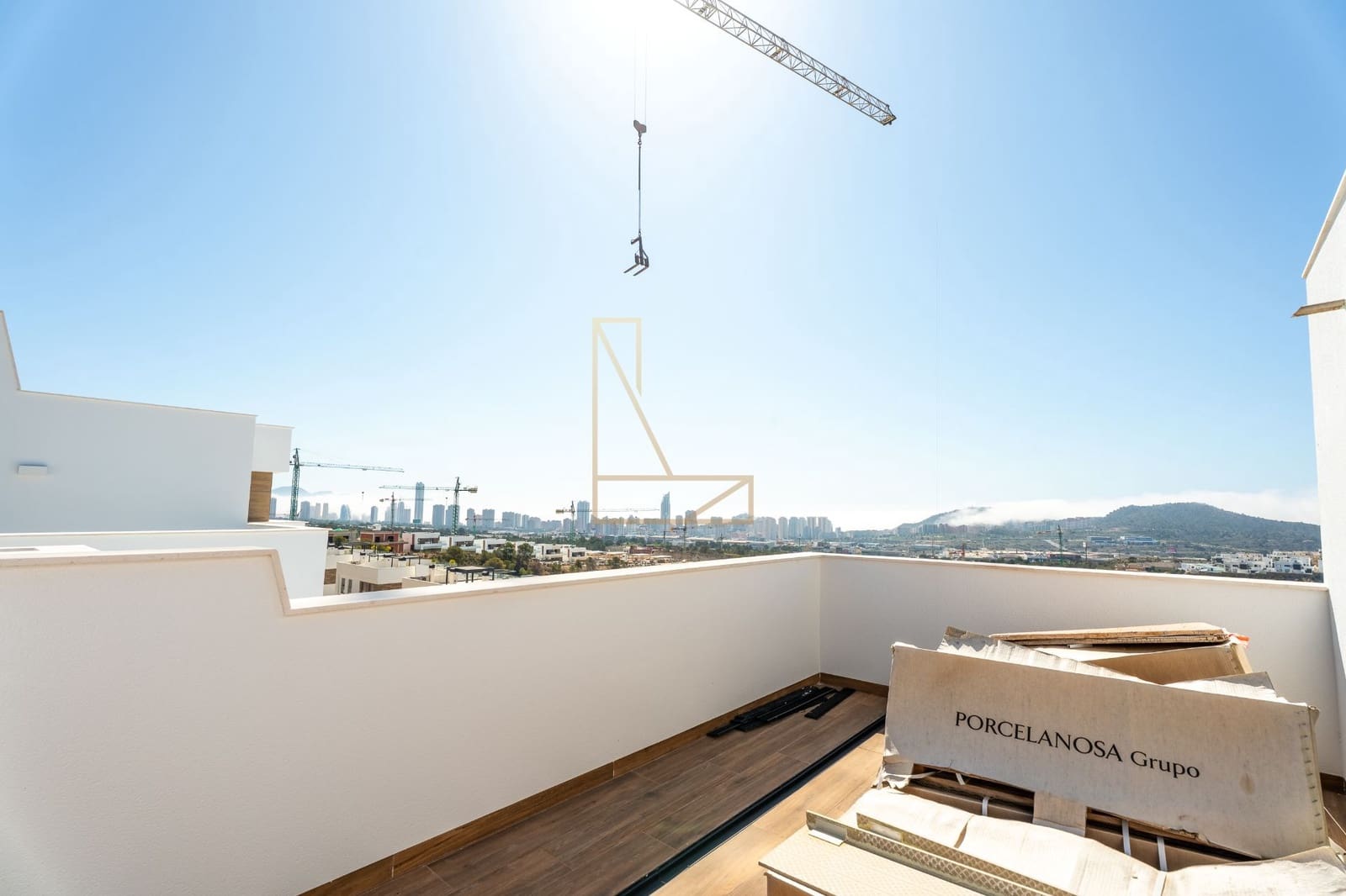 4 bedroom Villa for sale in Finestrat with garage - € 1,350,000 (Ref: 8917707)