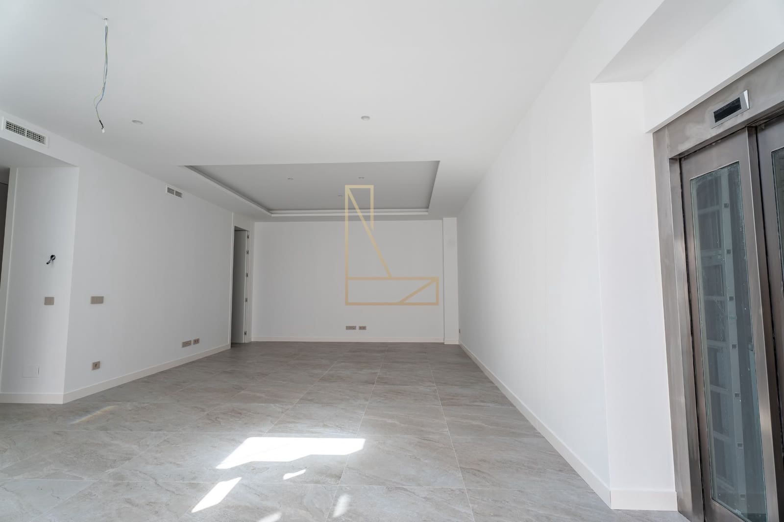 4 bedroom Villa for sale in Finestrat with garage - € 1,350,000 (Ref: 8917707)