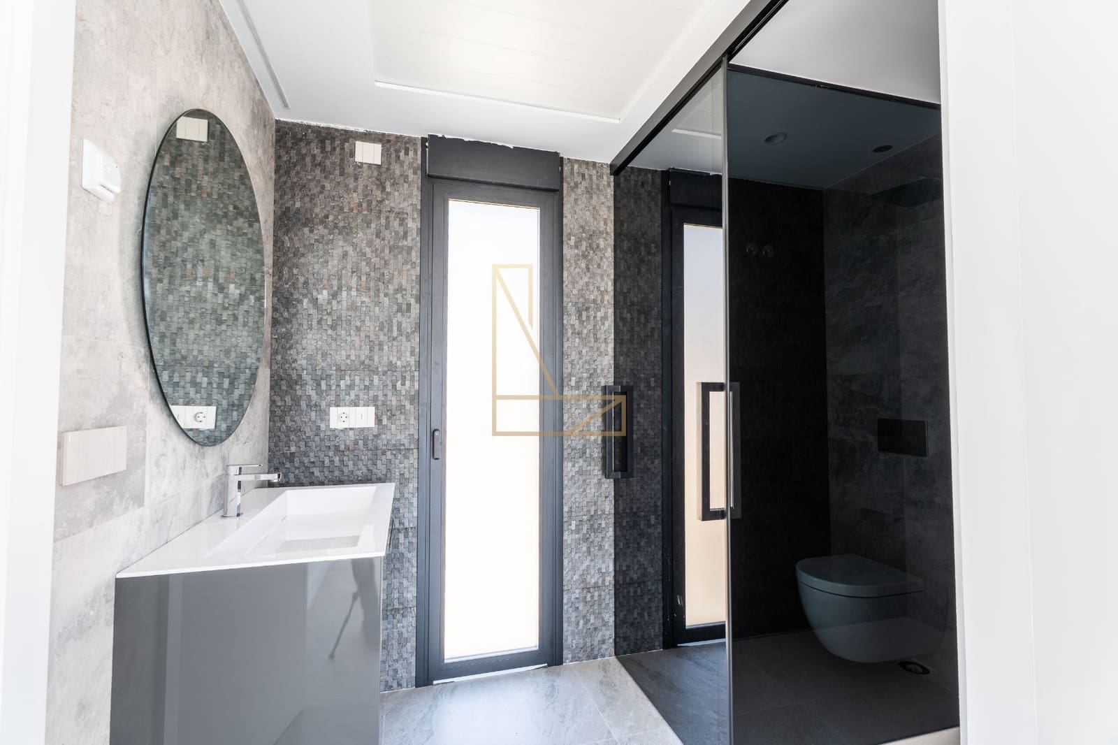 4 bedroom Villa for sale in Finestrat with garage - € 1,350,000 (Ref: 8917707)