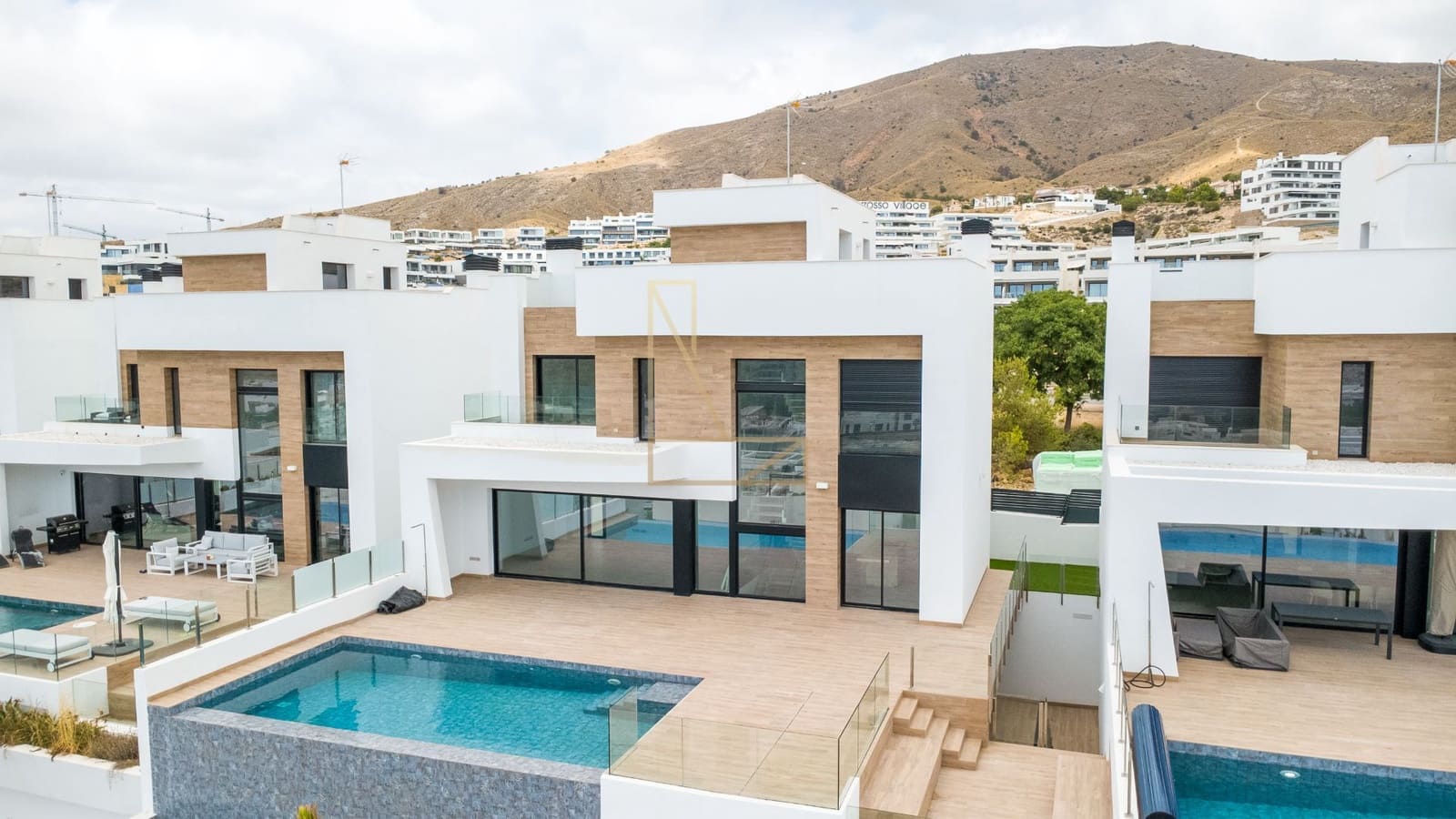 4 bedroom Villa for sale in Finestrat with garage - € 1,350,000 (Ref: 8917707)
