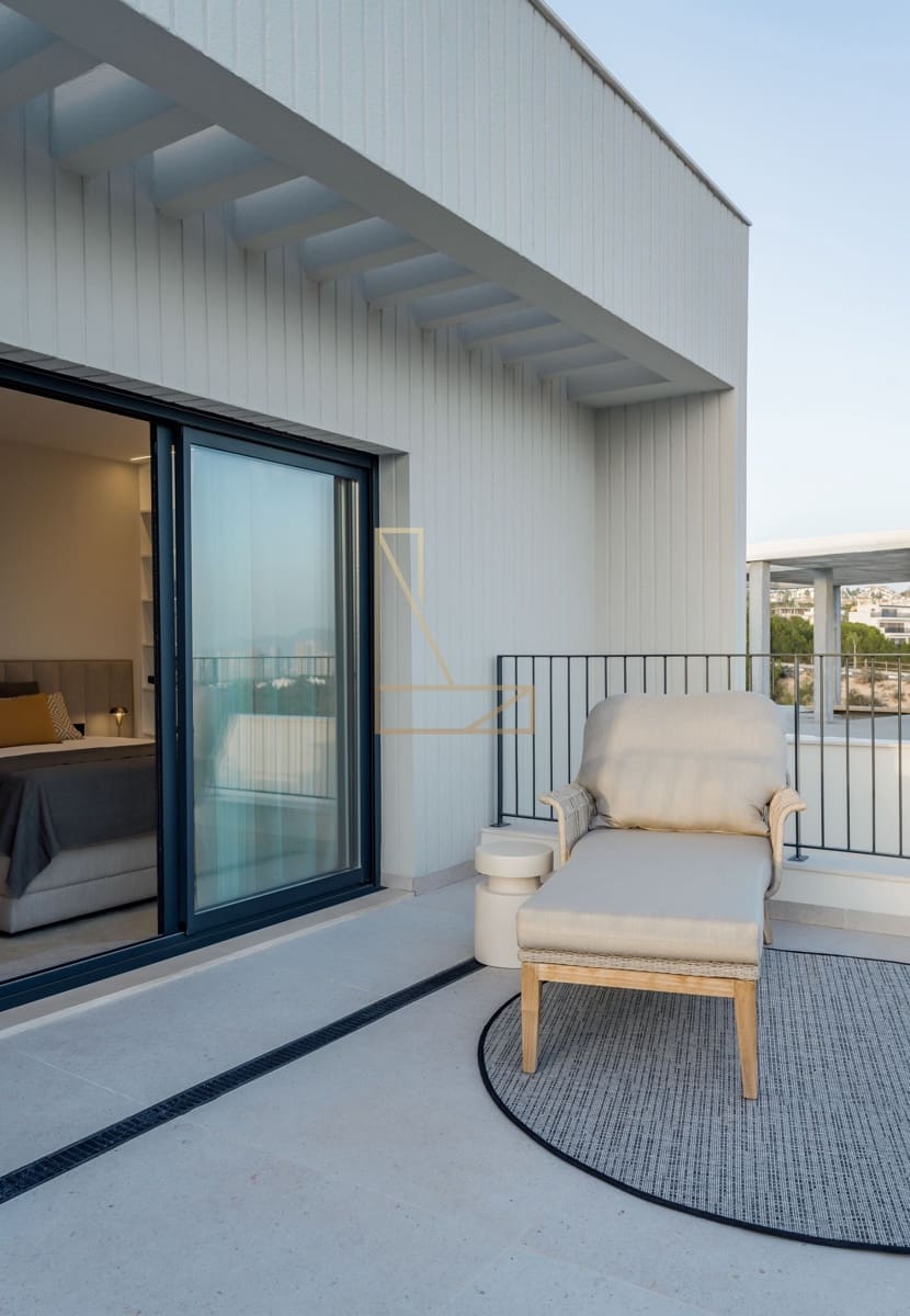 4 bedroom Villa for sale in Finestrat with pool garage - € 950,000 (Ref: 8917709)