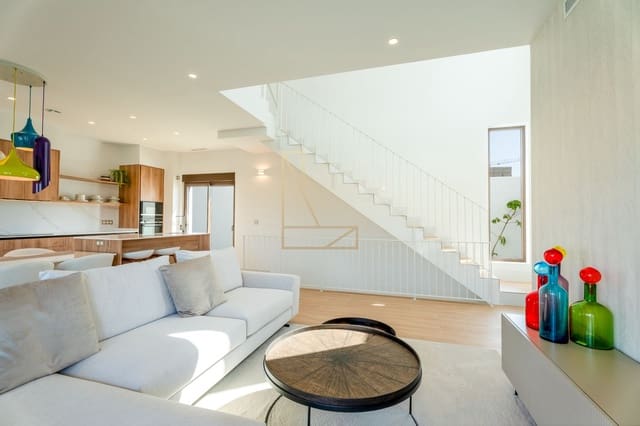 Chalet de 3 habitaciones en Finestrat en venta con piscina garaje - 588.000 € (Ref: 8926082)