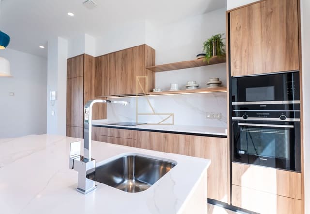 Chalet de 3 habitaciones en Finestrat en venta con piscina garaje - 588.000 € (Ref: 8926082)