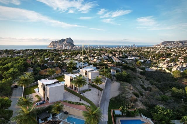Chalet de 3 habitaciones en Calpe / Calp en venta con piscina garaje - 925.000 € (Ref: 9001012)