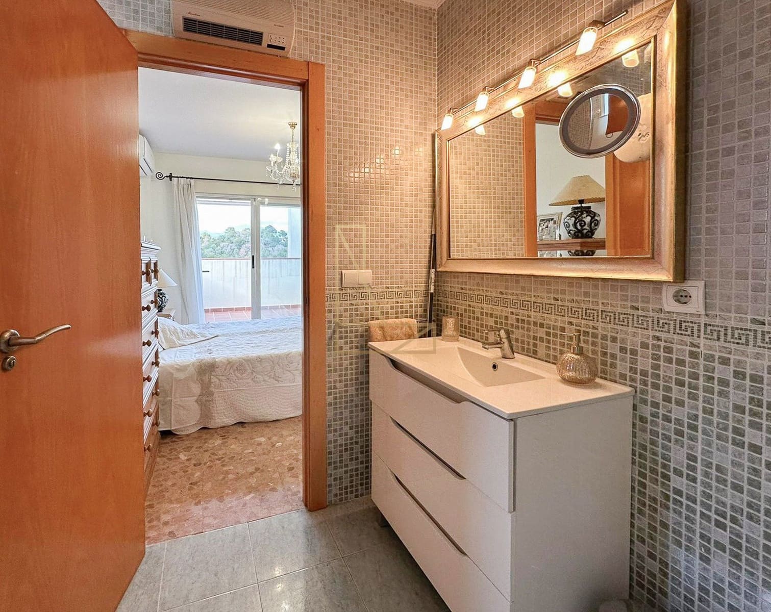 4 Zimmer Villa zu verkaufen in Alfaz del Pi / L'Alfas del Pi mit Garage - 398.000 € (Ref: 9113790)