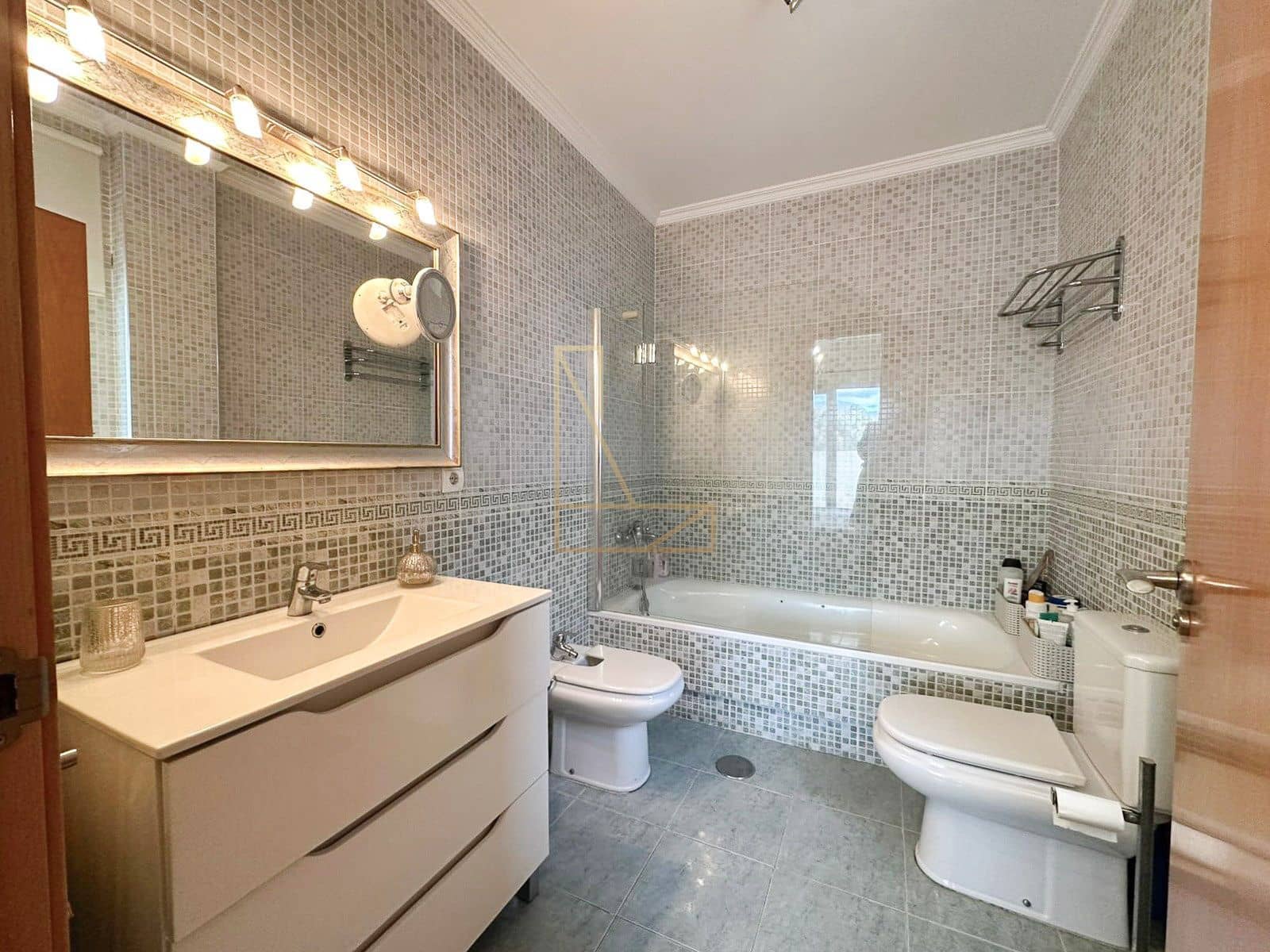 4 Zimmer Villa zu verkaufen in Alfaz del Pi / L'Alfas del Pi mit Garage - 398.000 € (Ref: 9113790)