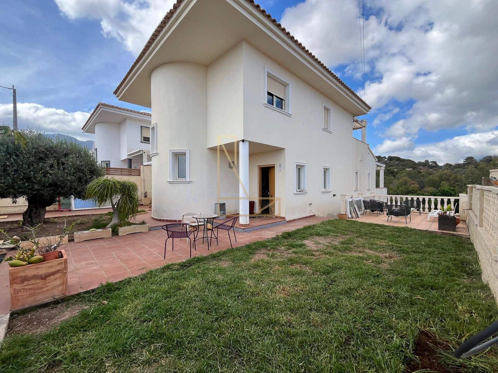 4 Zimmer Villa zu verkaufen in Alfaz del Pi / L'Alfas del Pi mit Garage - 398.000 € (Ref: 9113790)