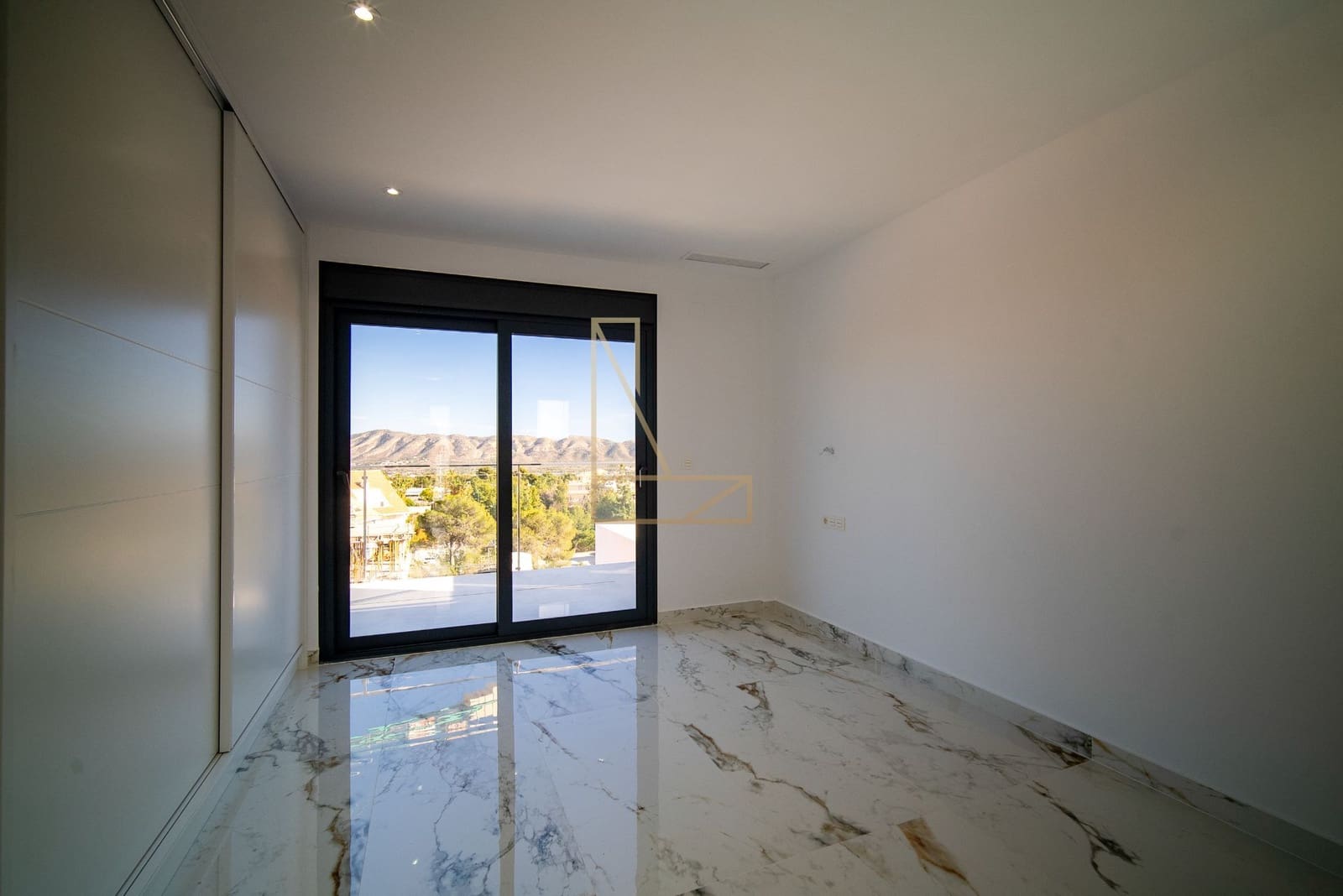 3 soveværelse Villa til salg i La Nucia med swimmingpool garage - € 600.000 (Ref: 9206225)