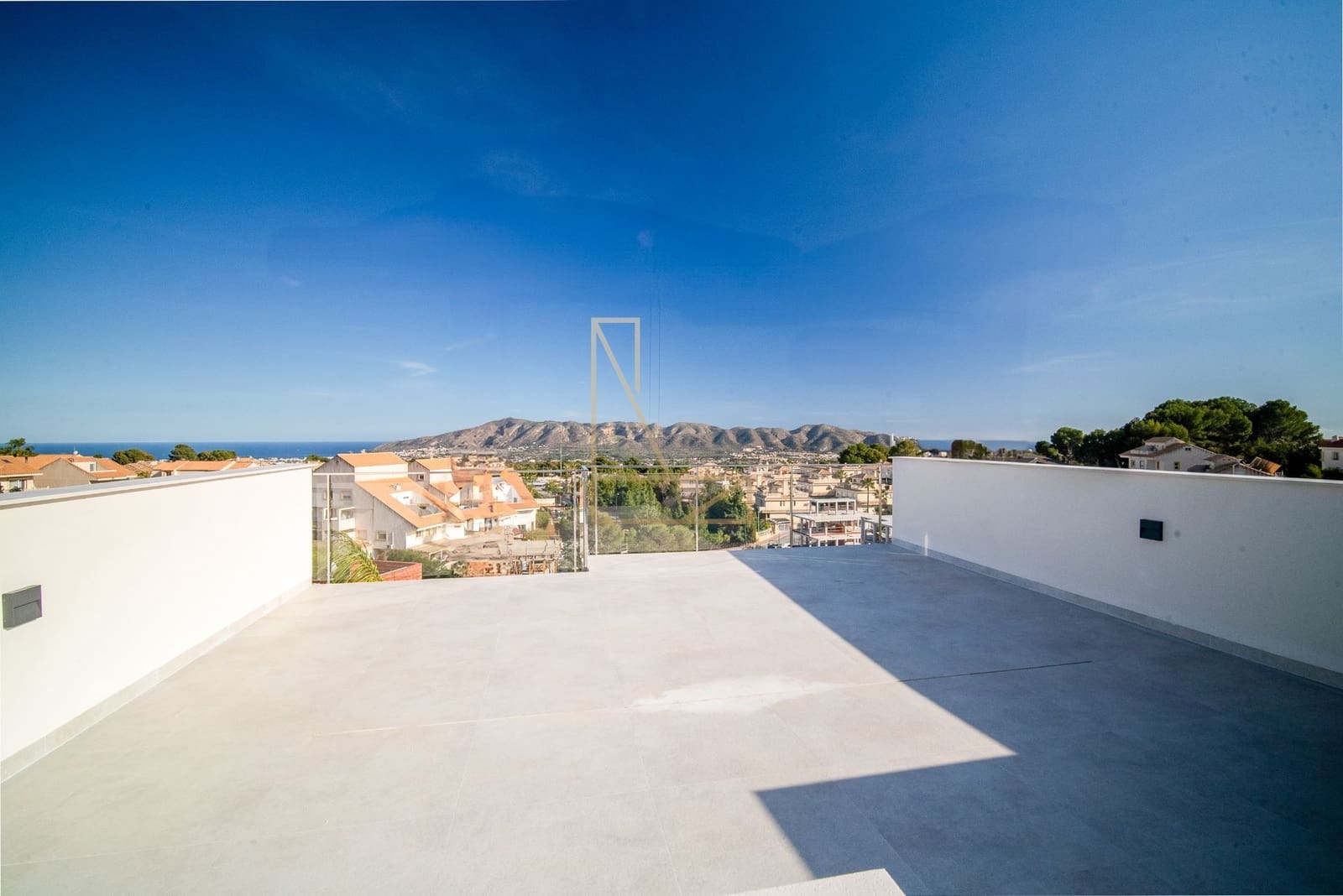 3 soveværelse Villa til salg i La Nucia med swimmingpool garage - € 600.000 (Ref: 9206225)