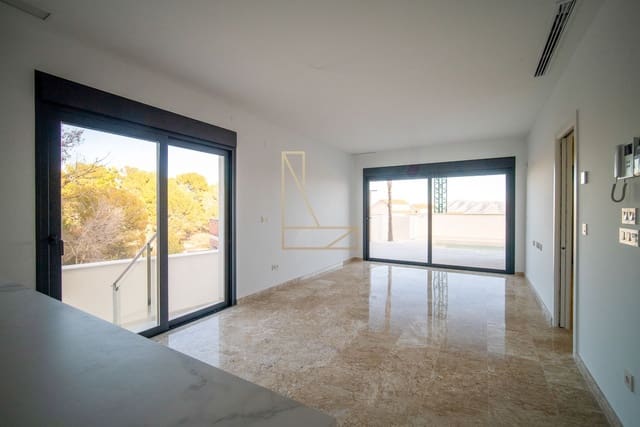 3 soveværelse Villa til salg i La Nucia med swimmingpool garage - € 600.000 (Ref: 9206225)