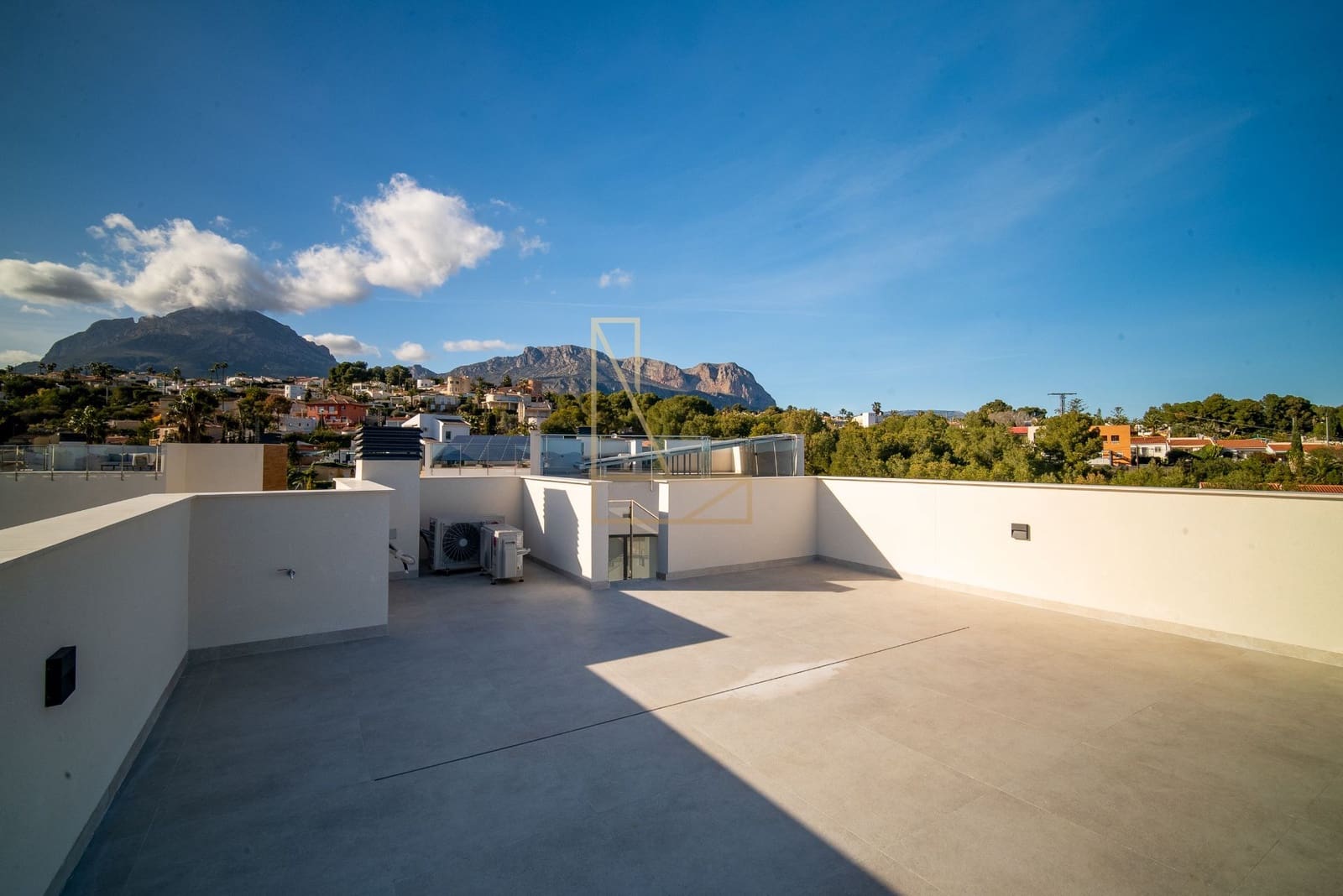 3 soveværelse Villa til salg i La Nucia med swimmingpool garage - € 600.000 (Ref: 9206225)