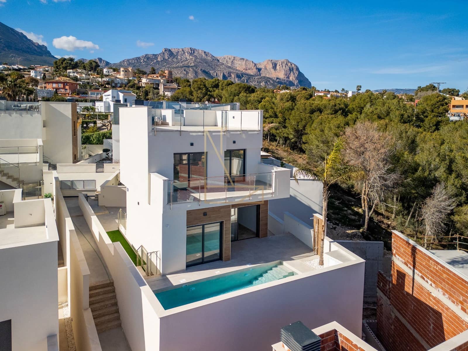 3 soveværelse Villa til salg i La Nucia med swimmingpool garage - € 600.000 (Ref: 9206225)